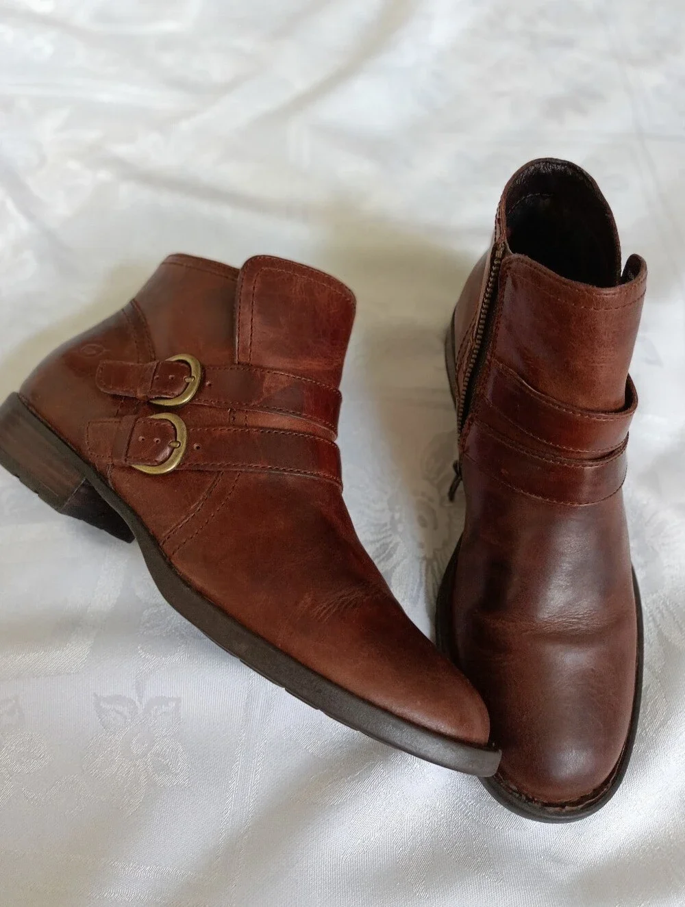 Born Pirlo Leather Ankle Boots Side Zipper Buckle Details size 8 Brown